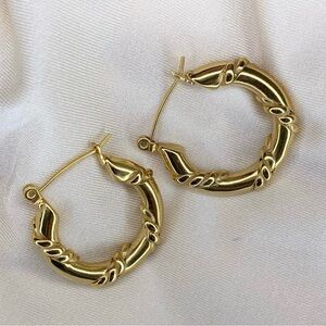 Nadaré - Gwen Hoops
